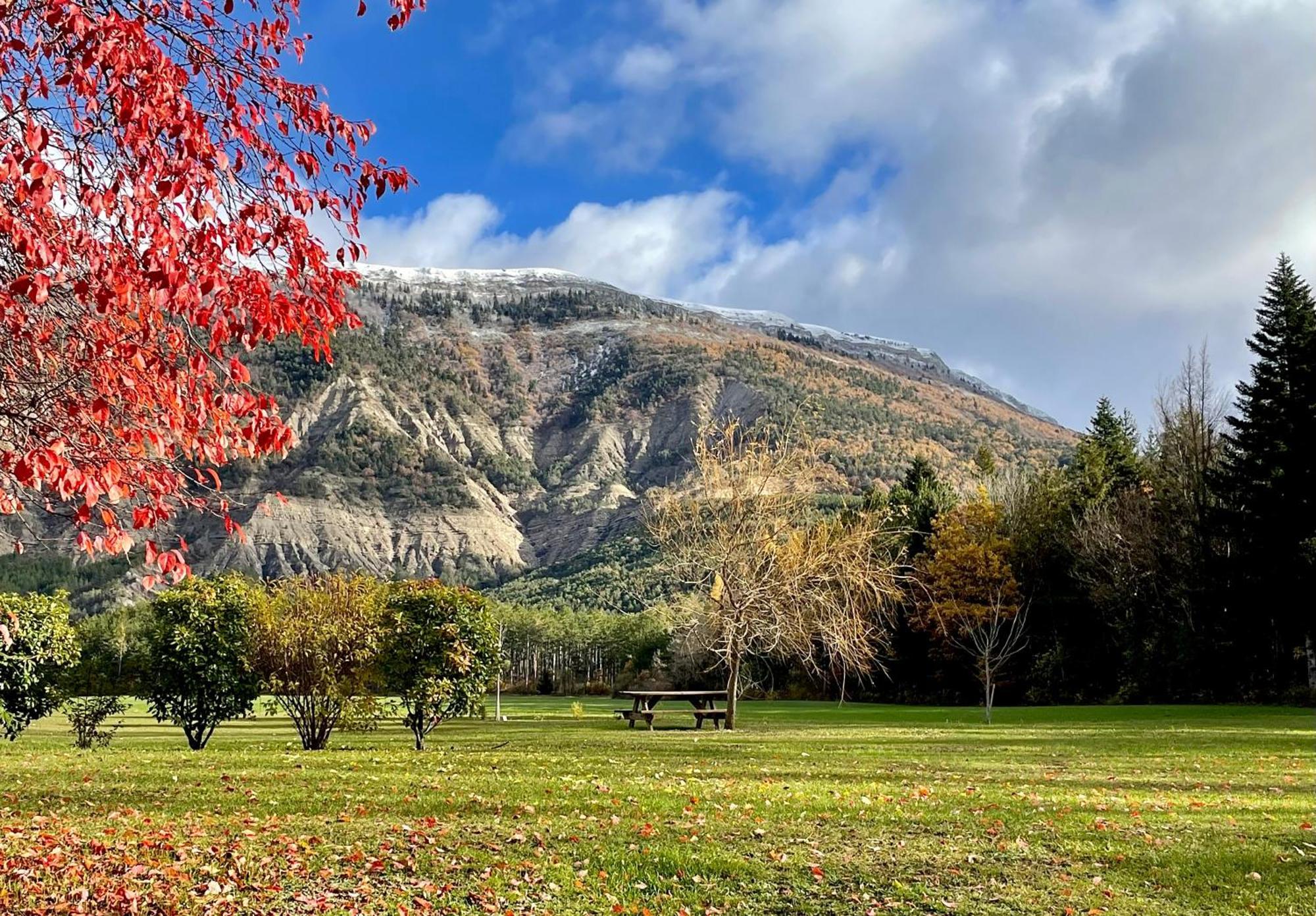 Glamping At Camping La Source Saint-Pierre-d'Argencon Luaran gambar